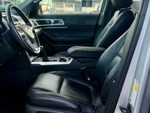 Used 2013 Ford Explorer XLT image 12
