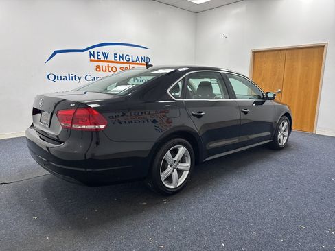 Used 2013 Volkswagen Passat 2.5 SE FWD image 3