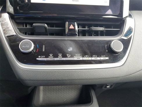 Used 2024 Toyota Corolla LE image 20