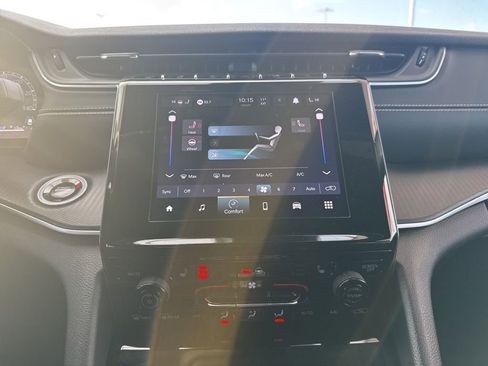 Used 2024 Jeep Grand Cherokee Altitude image 16