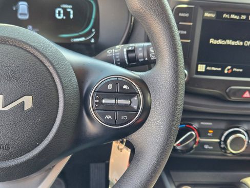 Used 2025 Kia Soul LX w/ LX Technology Package FWD image 29