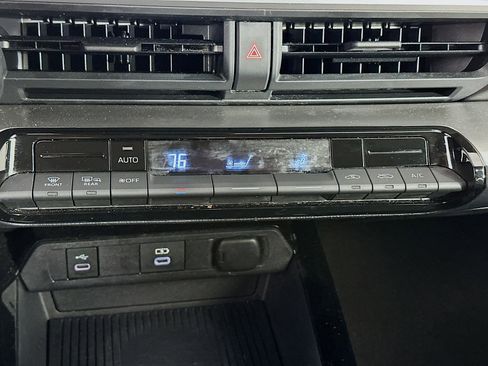 Used 2024 Toyota Prius LE image 24