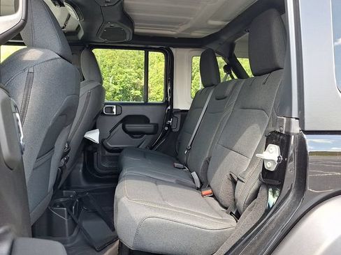 Used 2025 Jeep Wrangler Unlimited Sport AWD/4WD image 10