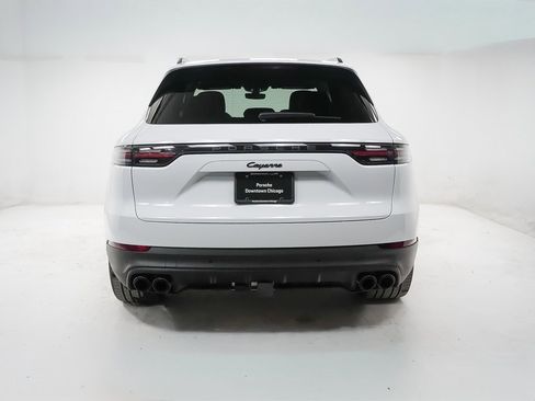 Certified 2023 Porsche Cayenne Platinum Edition image 10