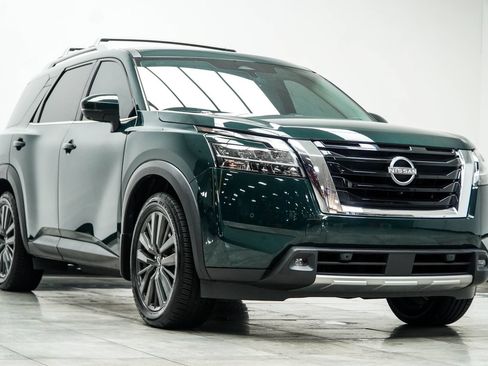 Used 2022 Nissan Pathfinder SL w/ SL Premium Package FWD image 4