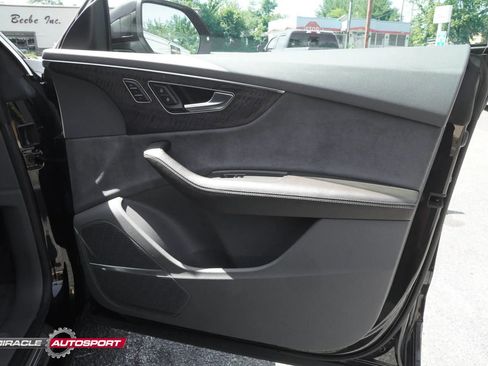 Used 2019 Audi Q8 Prestige image 29