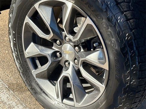 Used 2023 Chevrolet Silverado 1500 LT image 12