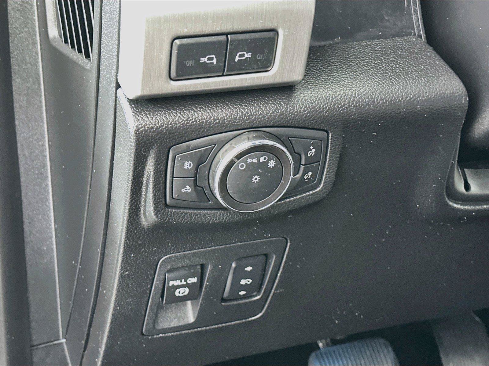 Used 2018 Ford F150 Platinum w/ Equipment Group 701A Luxury AWD/4WD image 14