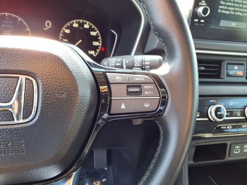 Used 2025 Honda Pilot EX-L image 16