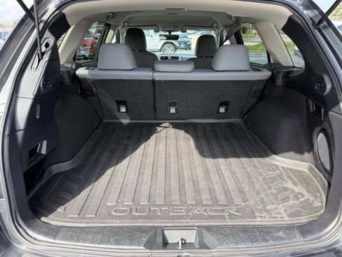 Used 2019 Subaru Outback 2.5i Limited image 8