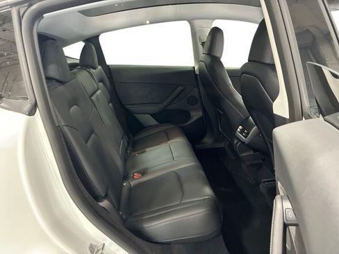Certified 2023 Tesla Model Y Long Range AWD/4WD image 11