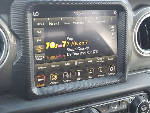 Certified 2018 Jeep Wrangler Unlimited Sahara AWD/4WD image 24