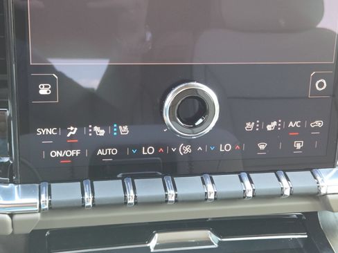 New 2026 GMC Yukon Denali w/ Denali Reserve Package AWD/4WD image 38
