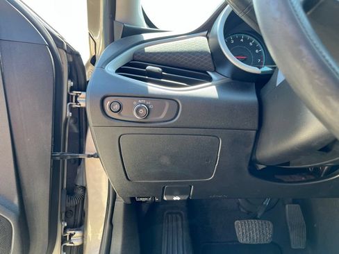 Used 2022 Chevrolet Malibu LT FWD image 22