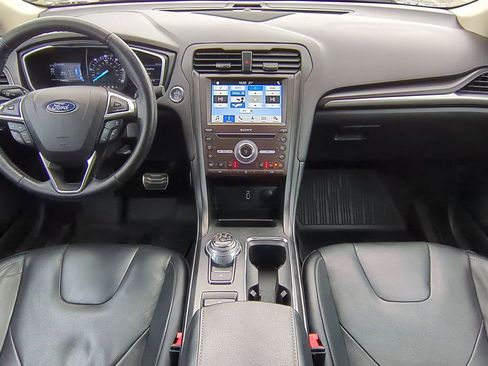 Used 2018 Ford Fusion Titanium image 15