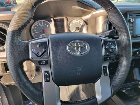 Used 2018 Toyota Tacoma SR5 image 26