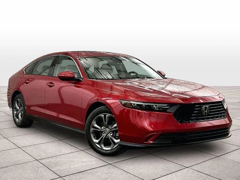 Used 2024 Honda Accord EX image 2