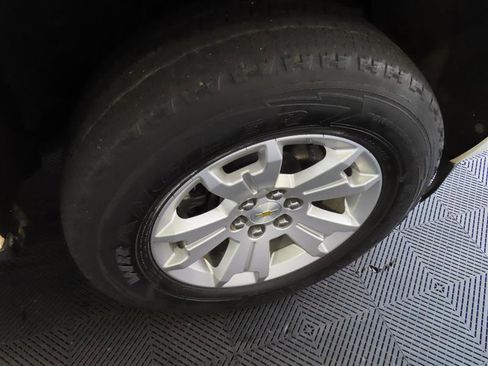 Used 2022 Chevrolet Colorado LT w/ Fleet Safety Package RWD image 9