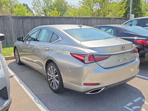 Used 2019 Lexus ES 350 w/ Premium Package image 5