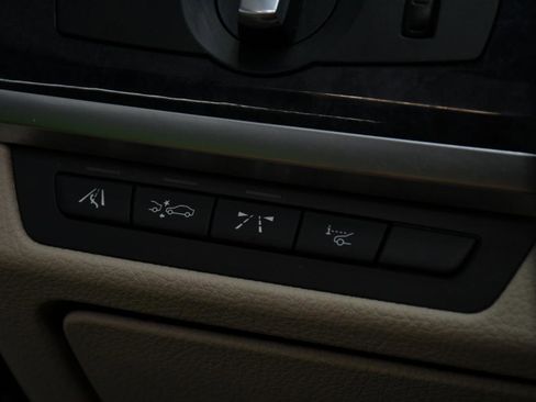 Used 2010 BMW 750Li xDrive image 22