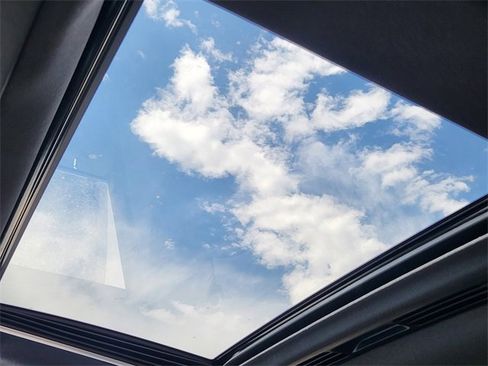 Certified 2025 Mercedes-Benz GLE 350 4MATIC image 28