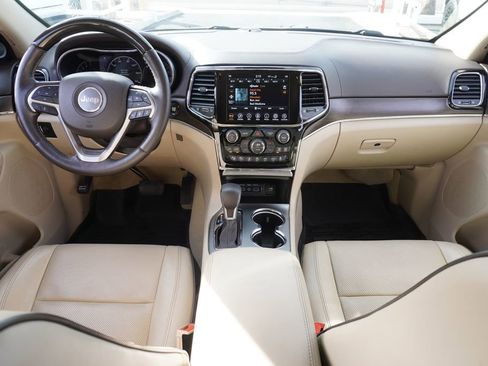 Used 2020 Jeep Grand Cherokee Overland image 11