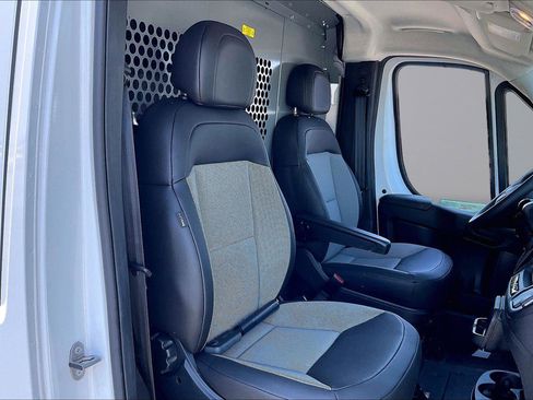 Used 2025 RAM ProMaster 2500 w/ Convenience Group FWD image 9