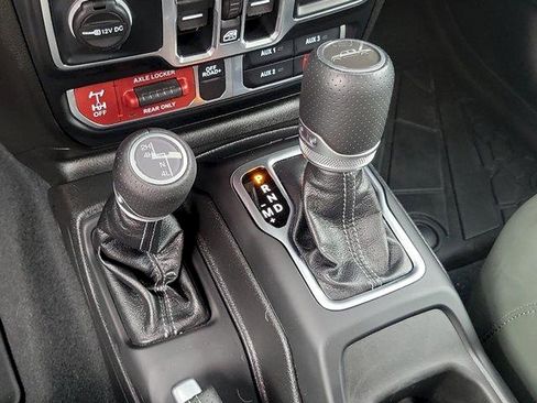 Certified 2025 Jeep Gladiator Mojave w/ Safety Group AWD/4WD image 29