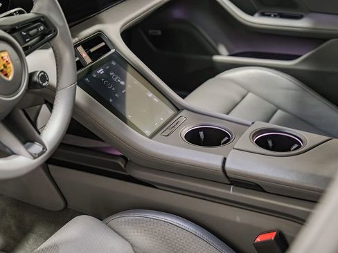 Used 2022 Porsche Taycan 4S image 22