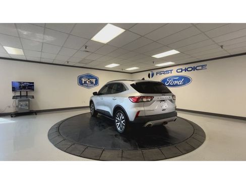 Used 2020 Ford Escape Titanium AWD/4WD image 8