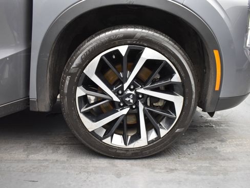 Used 2022 Mitsubishi Outlander SE image 5