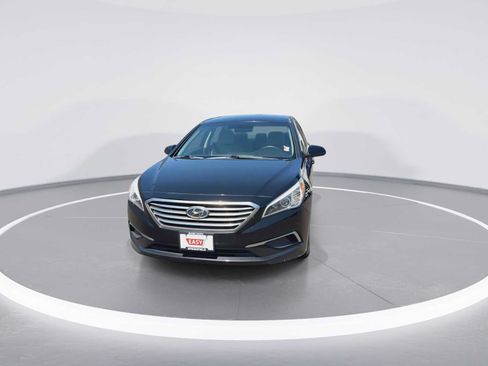 Used 2017 Hyundai Sonata SE FWD image 3