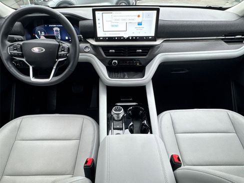 Certified 2025 Ford Explorer Platinum w/ Ultimate Package image 21