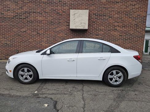 Used 2016 Chevrolet Cruze LT image 1