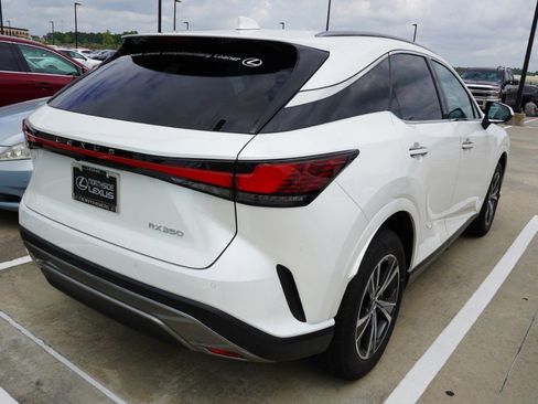Used 2025 Lexus RX 350 Premium w/ Accessory Package (Z1) image 5