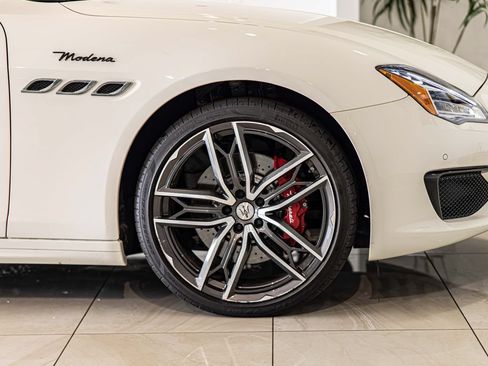 Used 2023 Maserati Quattroporte Modena Q4 AWD/4WD image 10