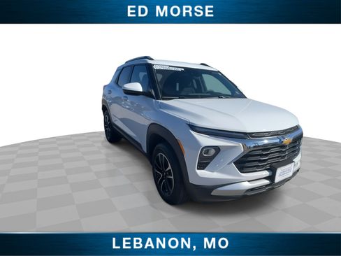 Used 2024 Chevrolet TrailBlazer LT AWD/4WD image 2