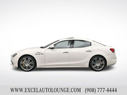 Used 2022 Maserati Ghibli Modena image 3