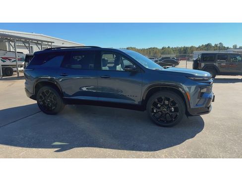 New 2026 Chevrolet Traverse RS w/ LPO, Floor Liner Package image 2