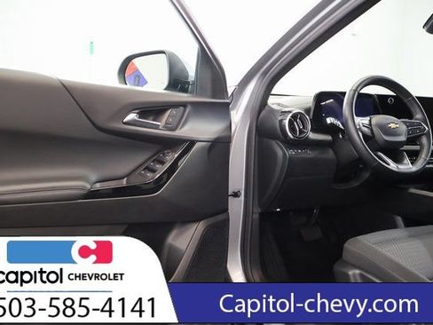 Used 2025 Chevrolet Equinox LT AWD/4WD image 10