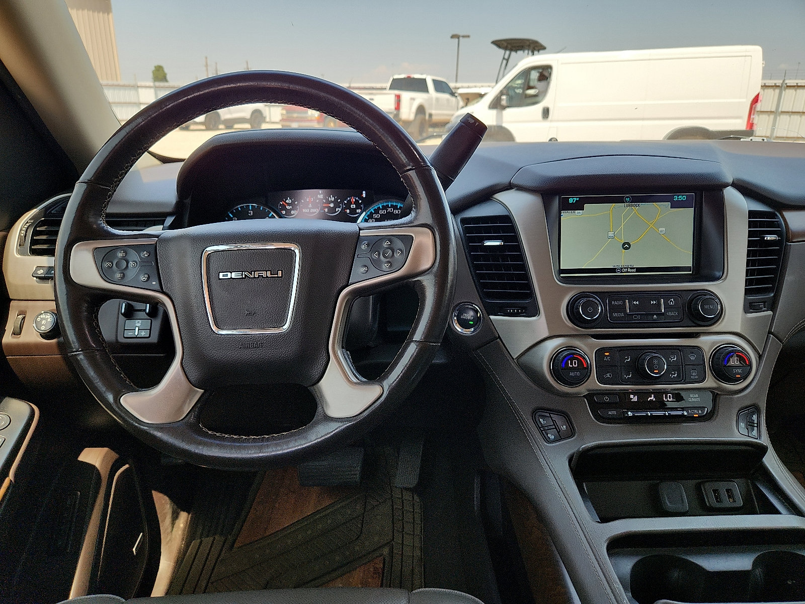 Used 2019 GMC Yukon Denali w/ Open Road Package RWD image 10