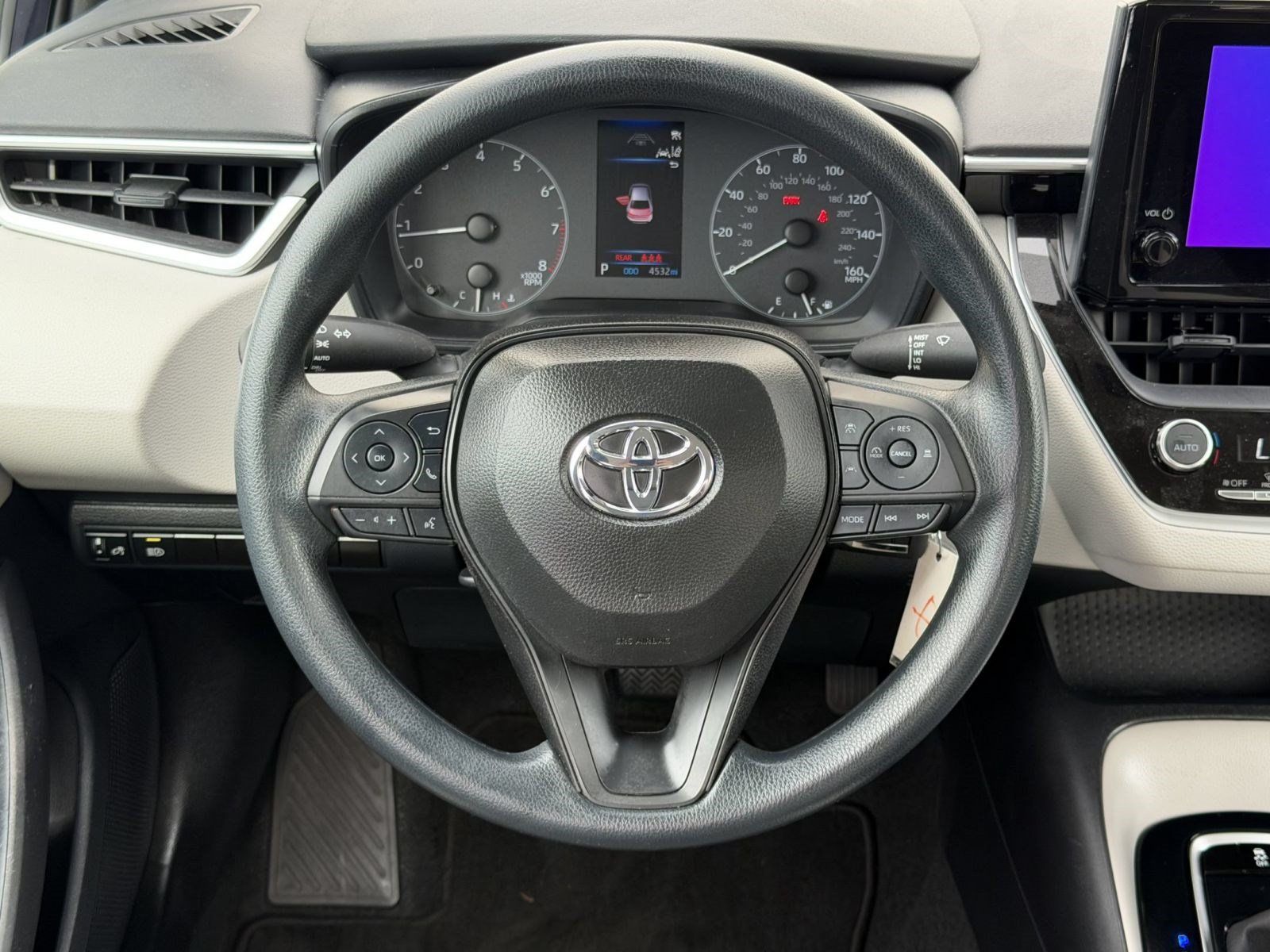 Certified 2024 Toyota Corolla LE FWD image 10