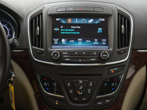 Used 2016 Buick Regal image 15