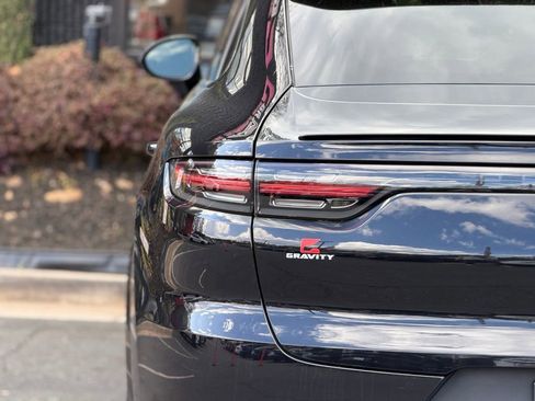 Used 2021 Porsche Cayenne Coupe image 15