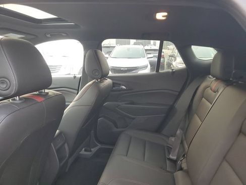 Used 2025 Chevrolet Trax RS w/ Sunroof Package FWD image 8