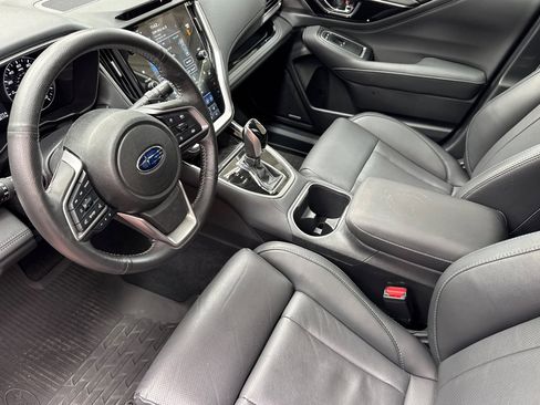Used 2025 Subaru Outback Limited image 13