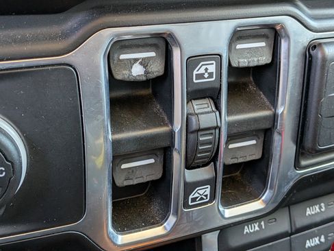 Used 2021 Jeep Wrangler Unlimited Sahara w/ Safety Group image 23