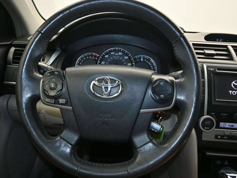 Used 2013 Toyota Camry XLE FWD image 13