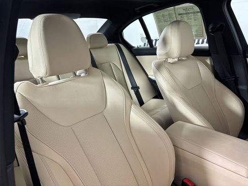 Used 2025 BMW 330i Sedan image 27