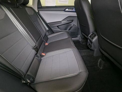 Certified 2024 Volkswagen Taos SE image 24